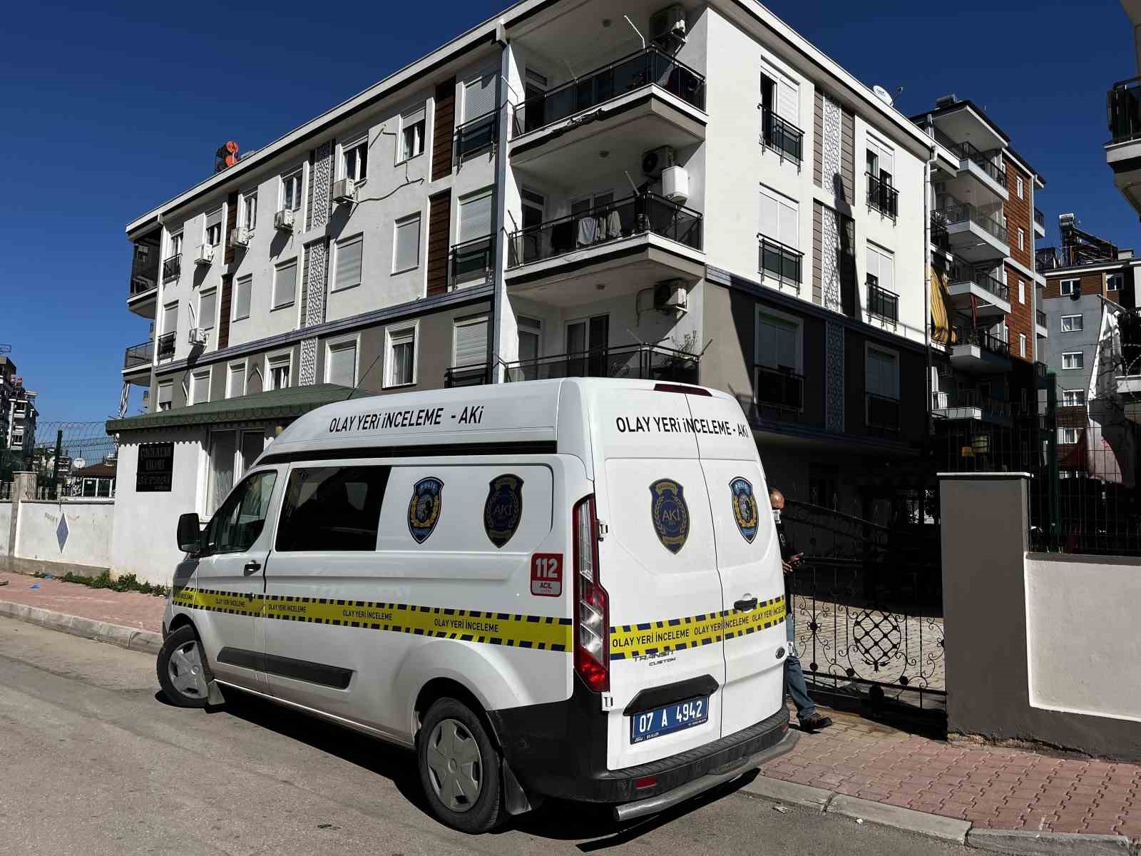37 haftalik hamile esini bacaklarindan vurmustu sanigin tutukluluguna devam karari 3 3EDPD8Vq
