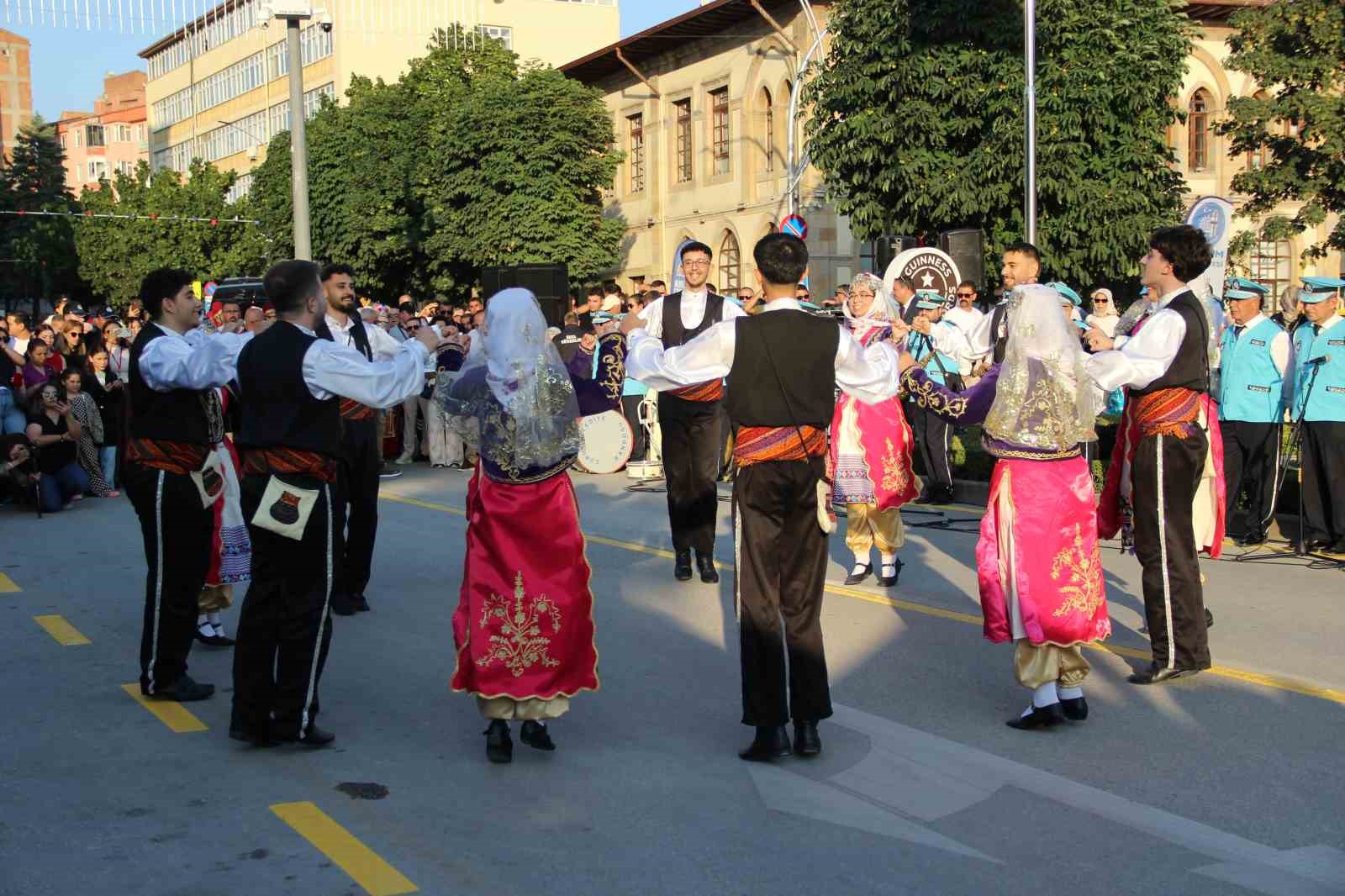 38 uluslararasi hitit fuar ve festivali kortej yuruyusuyle basladi 9 mXMgBswR