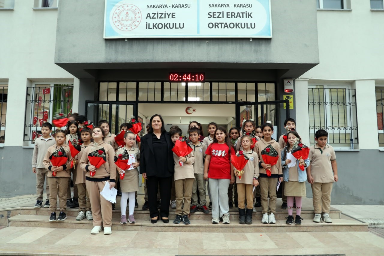 39 yillik egitimciye unutulmaz veda gozyaslariyla ugurlandi 4 c18cHfyc