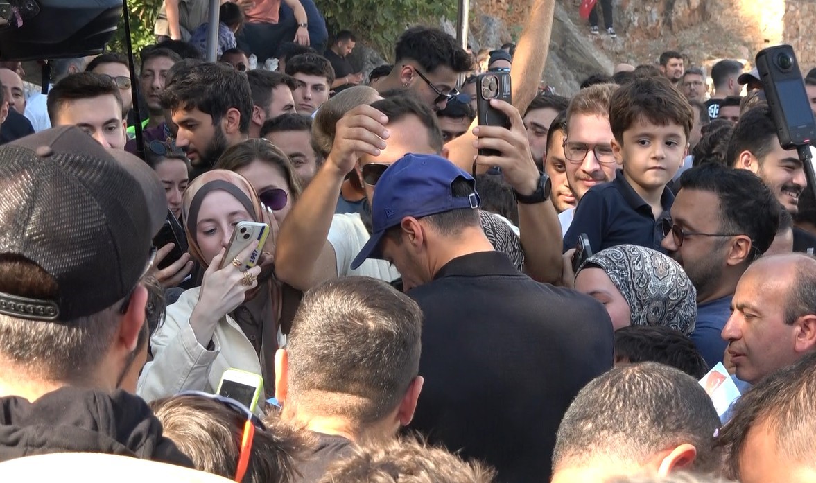 3uncu kez dunya sampiyonu olan toprak razgatlioglu memleketi alanyada coskuyla karsilandi 1 cLrdnHWd