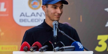 3uncu-kez-dunya-sampiyonu-olan-toprak-razgatlioglu-memleketi-alanyada-coskuyla-karsilandi-Vl2OQ5FZ.jpg