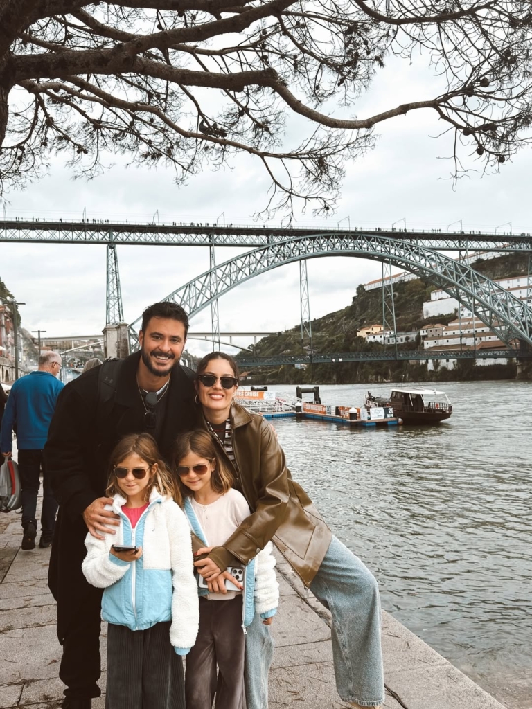  Pelin Akil ve Anıl Altan’dan Porto’da Sürpriz Aile Kareleri”