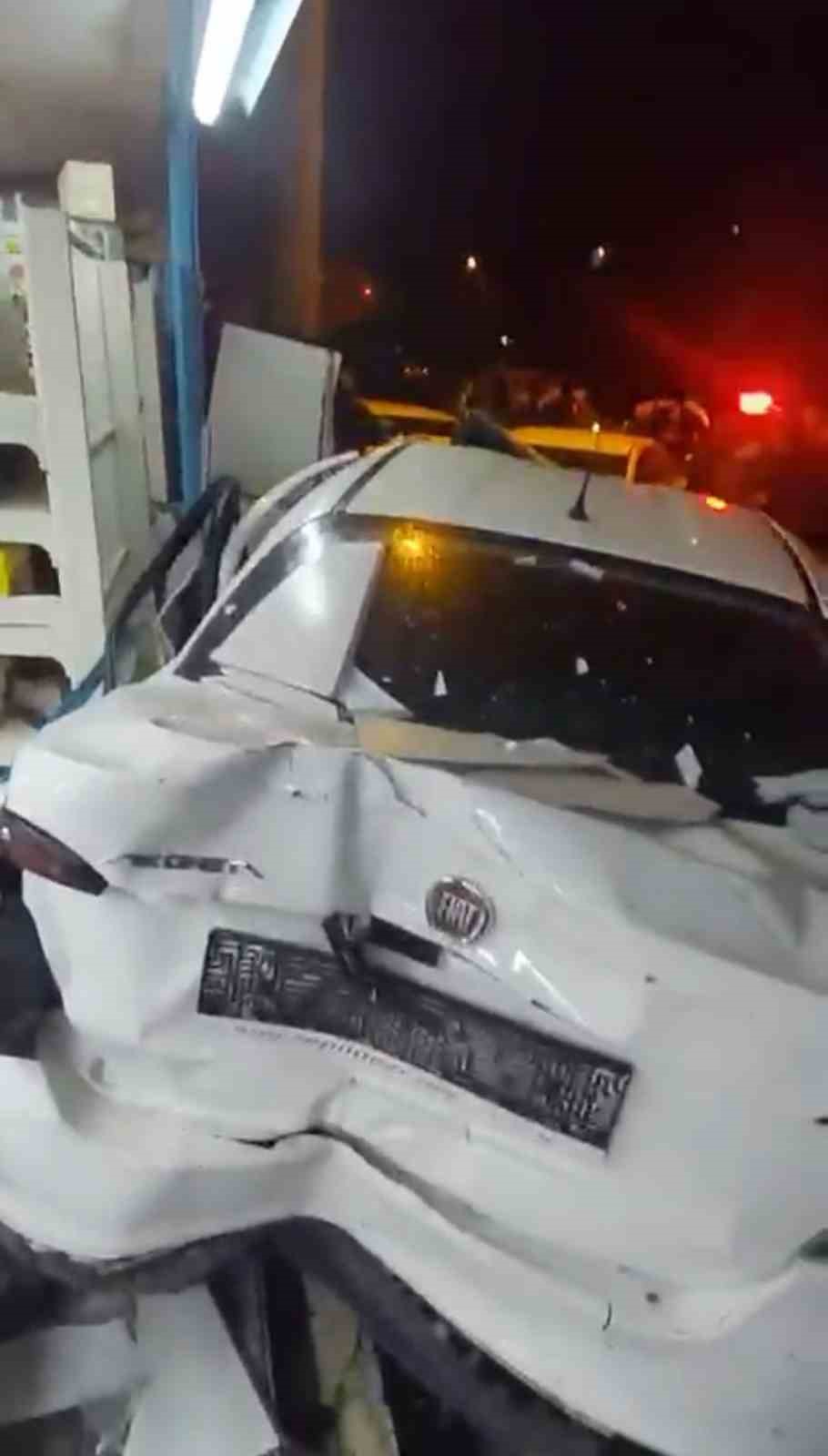 4 araca carpti hizini alamayip markete daldi 2 VLWWPNeO