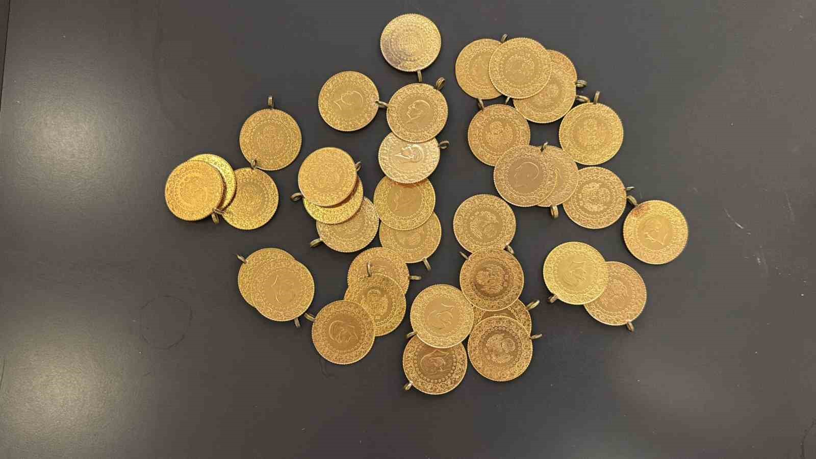 4 buçuk milyon TL değerindeki altın ve çeki sahibine ulaştırdı 4 4 bucuk milyon tl degerindeki altin ve ceki sahibine ulastirdi 0 BCR9L51C