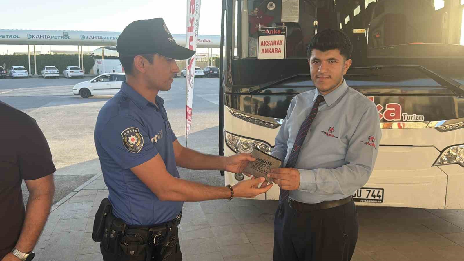 4 buçuk milyon TL değerindeki altın ve çeki sahibine ulaştırdı 6 4 bucuk milyon tl degerindeki altin ve ceki sahibine ulastirdi 2 qyqrQsDS