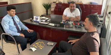 4-bucuk-milyon-tl-degerindeki-altin-ve-ceki-sahibine-ulastirdi-RSpi5ZpE.jpg