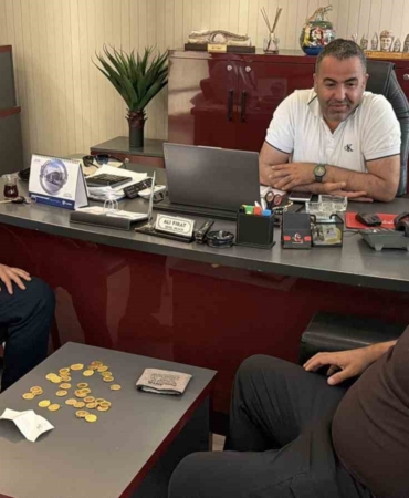4-bucuk-milyon-tl-degerindeki-altin-ve-ceki-sahibine-ulastirdi-RSpi5ZpE.jpg