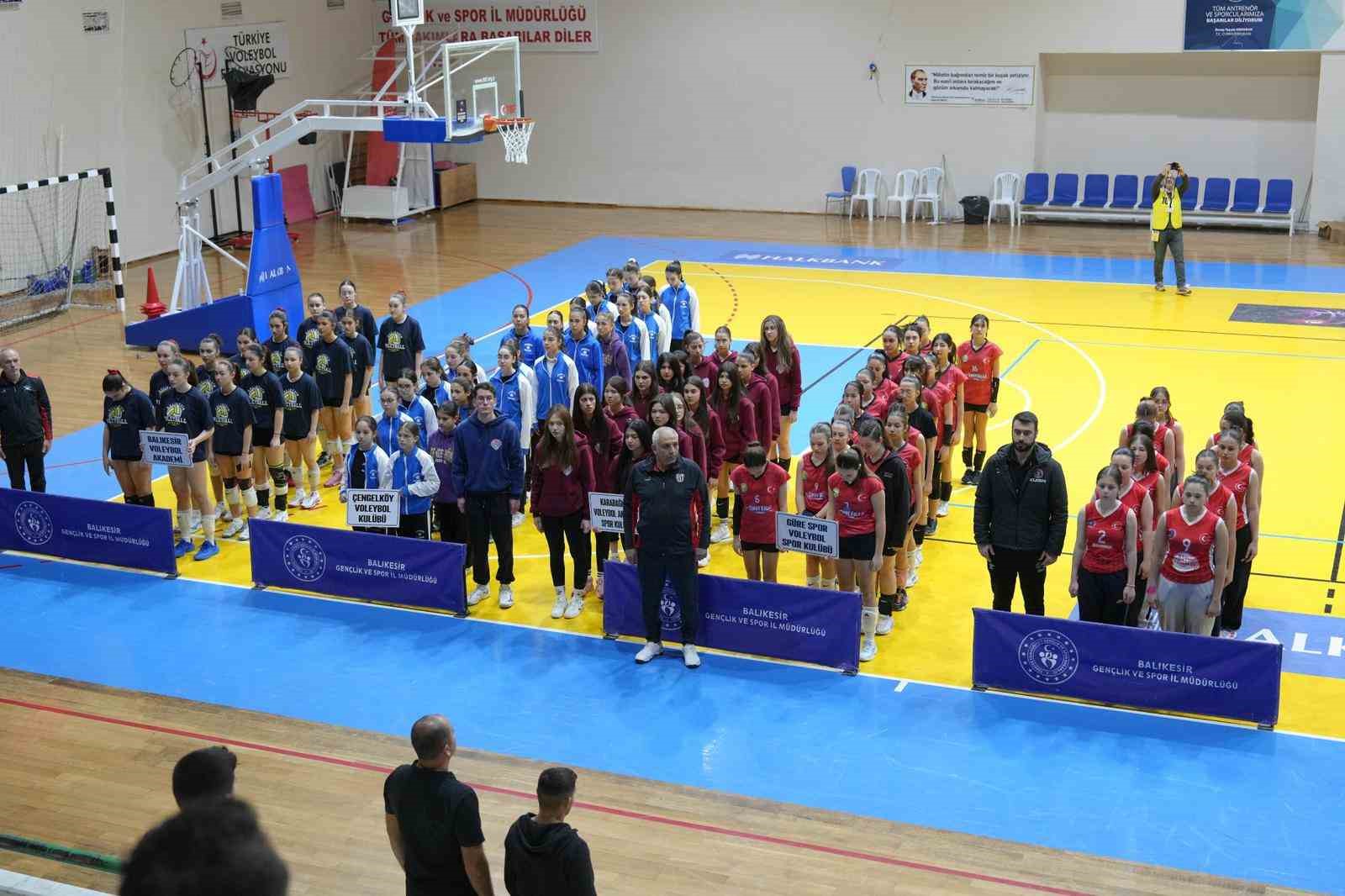 4 geleneksel yildiz kizlar voleybol turnuvasi basladi 3 Cd2MnqR5
