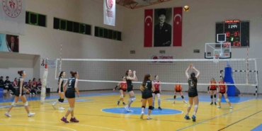 4-geleneksel-yildiz-kizlar-voleybol-turnuvasi-basladi-LyaWOMiu.jpg