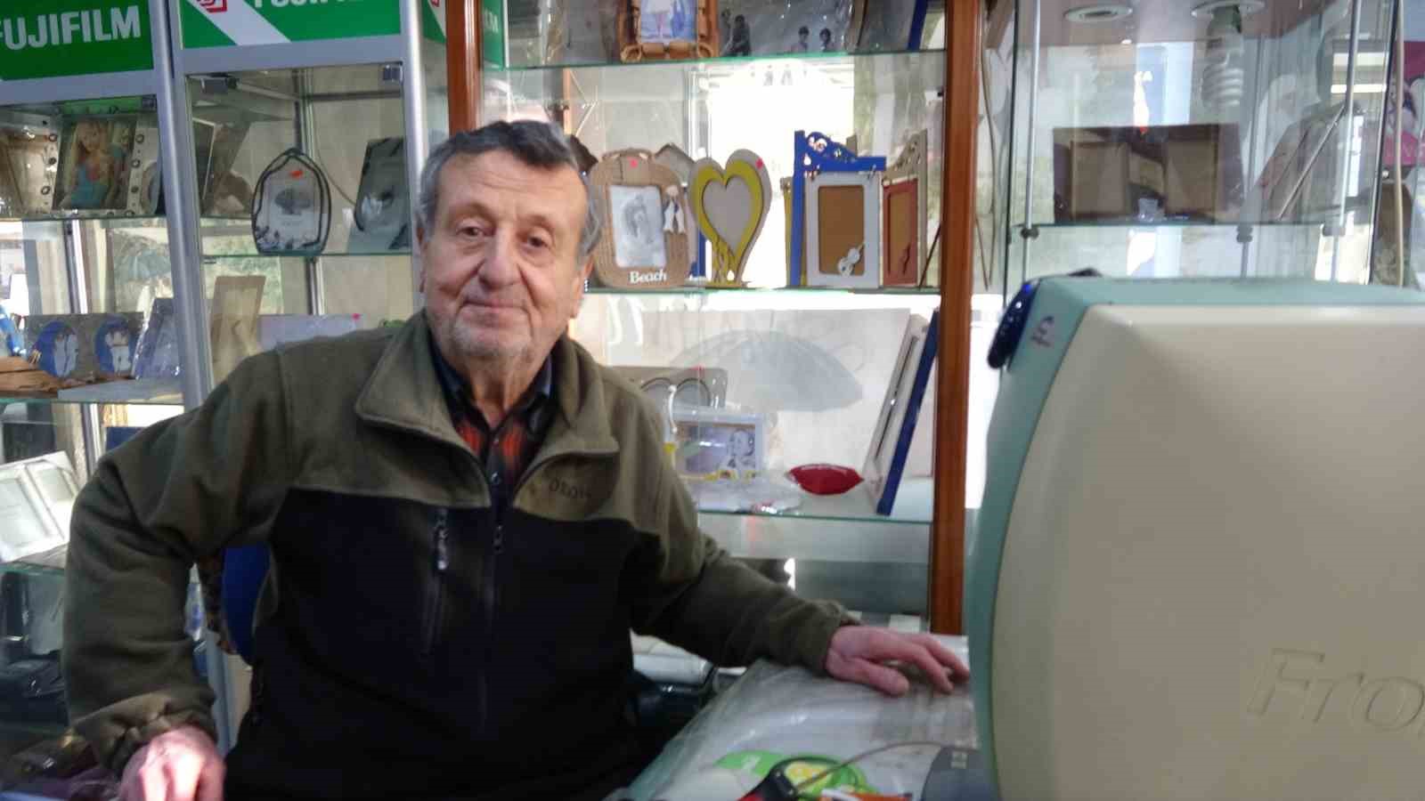 4 kusak fotografci mahmut kanik 54 yildir deklansore basiyor 3 6BYFAIqX