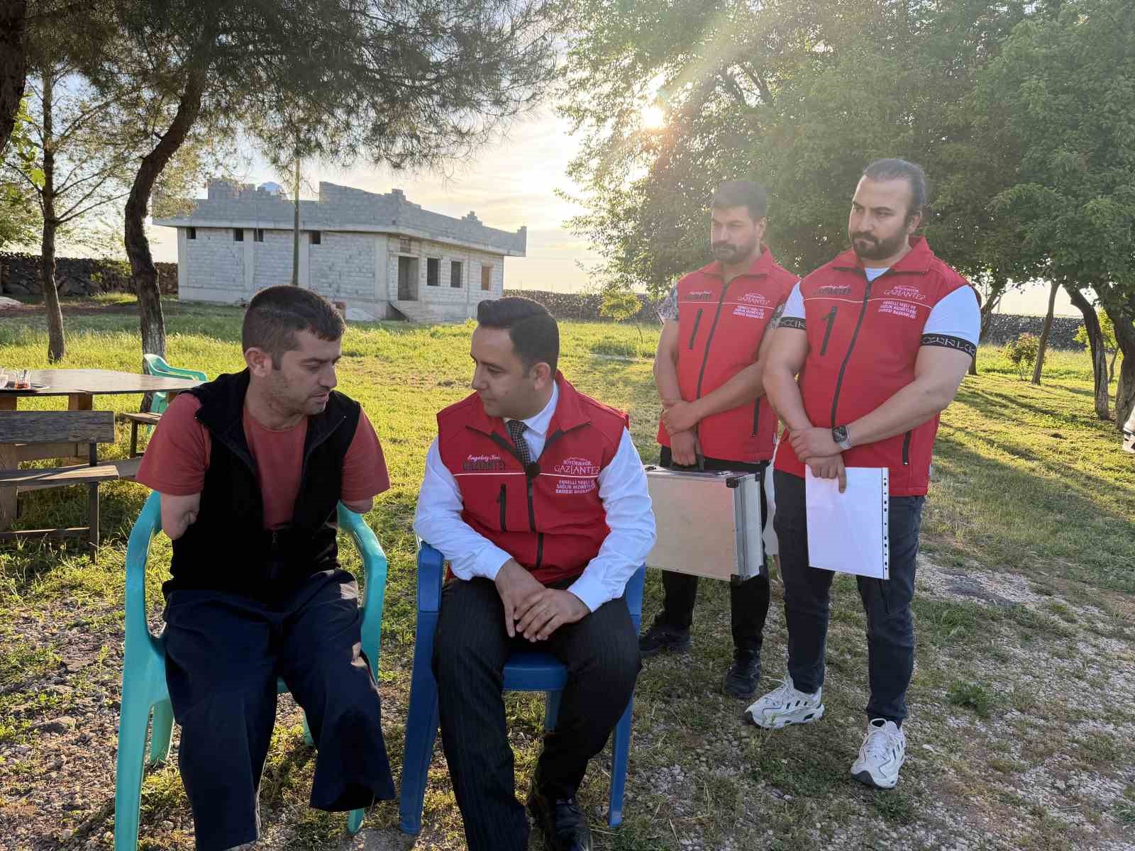 4 uzvunu kaybeden baba protezle yeniden hayata tutunacak 1 UZ3L8MIK