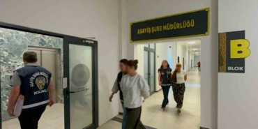 400-bin-tl-degerinde-ziynet-esyasi-calan-supheliler-otoyolda-yakalandi-GQbZxrSe.jpg