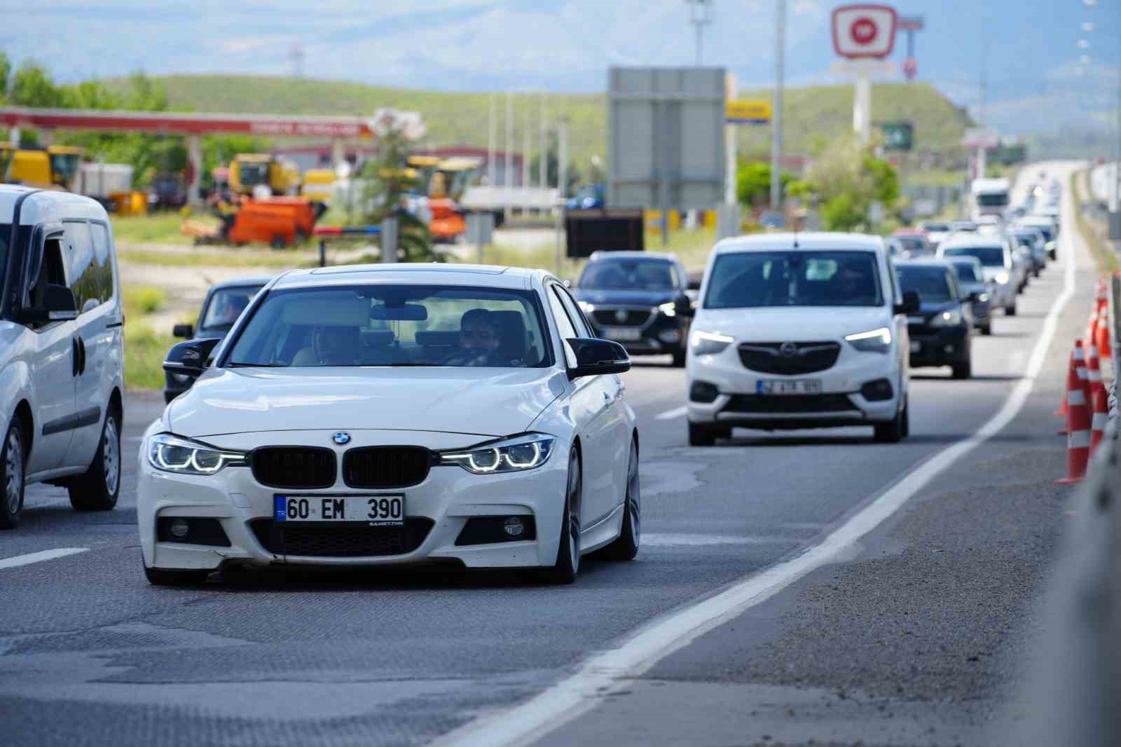 43 ilin baglanti noktasinda trafik akisi surdu 1 eTim7uGB