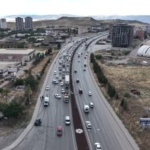 43-ilin-baglanti-noktasinda-yaz-tatili-hareketliligi-kaza-trafigi-durma-noktasina-getirdi-V3QHtLt4.jpg