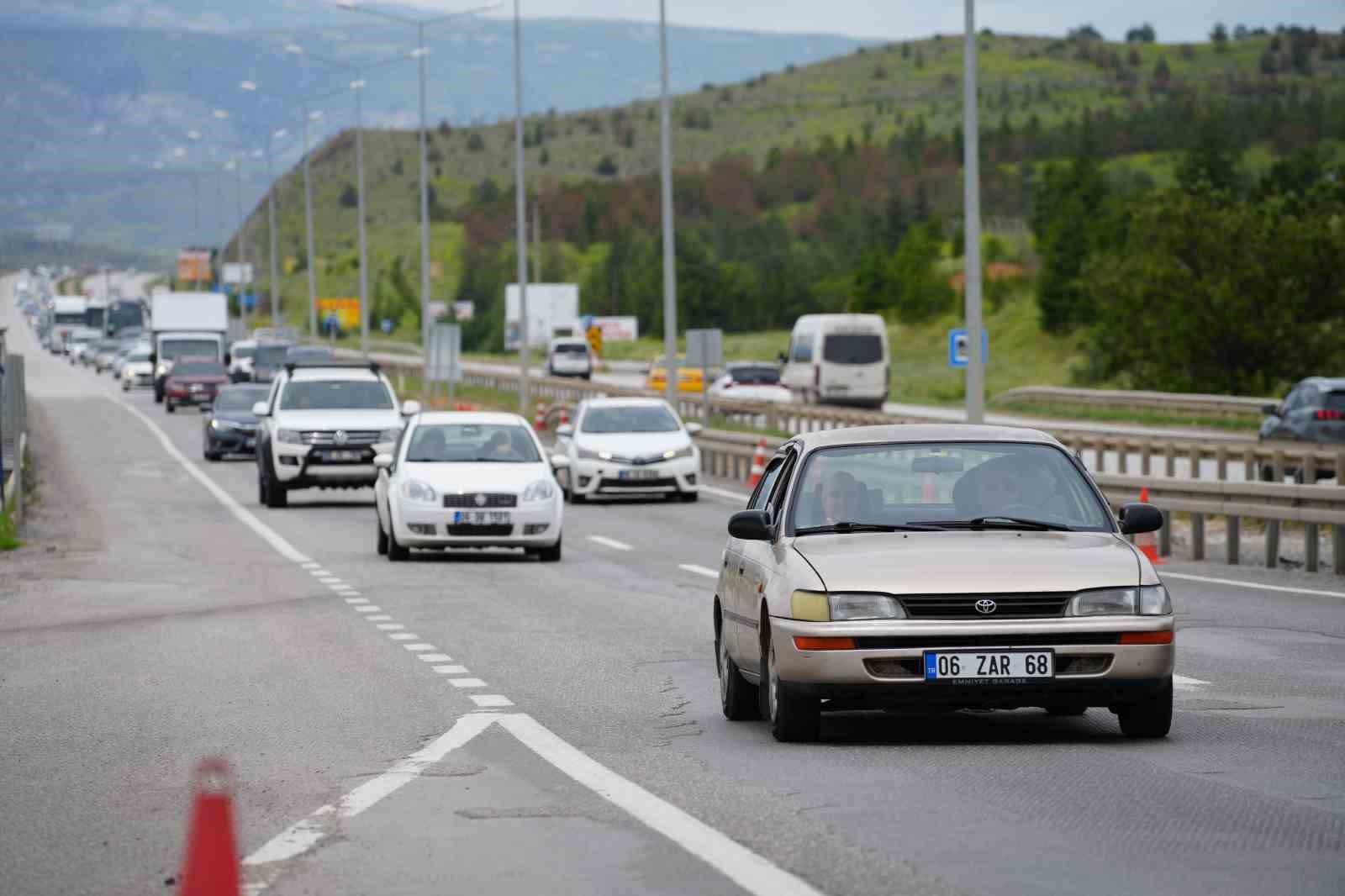 43 ilin baglanti noktasinda yollarin son durumu havadan goruntulendi 6 EsOfAVtf