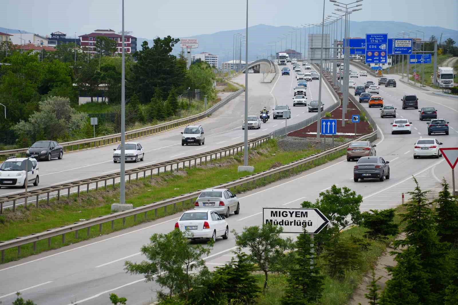 43 ilin baglanti noktasinda yollarin son durumu havadan goruntulendi 7 4kq3PI6S