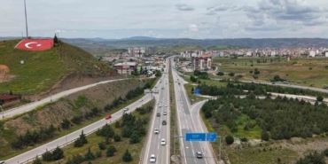 43-ilin-baglanti-noktasinda-yollarin-son-durumu-havadan-goruntulendi-VdEiOauq.jpg