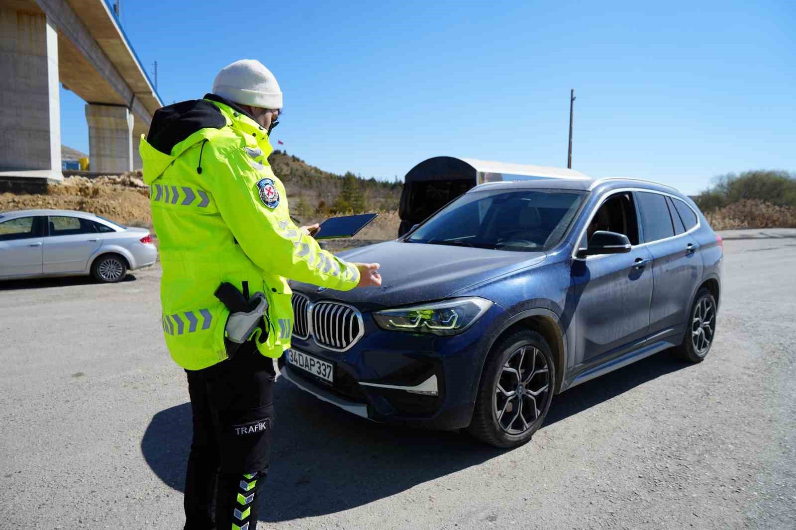 43 ilin gecis guzergahinda app plakali araclar durduruldu suruculere uyari yapildi 2