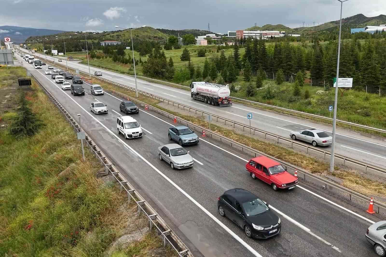 43 ilin gecis noktasinda trafik yogunlugu artti 1 cZOQTGj4