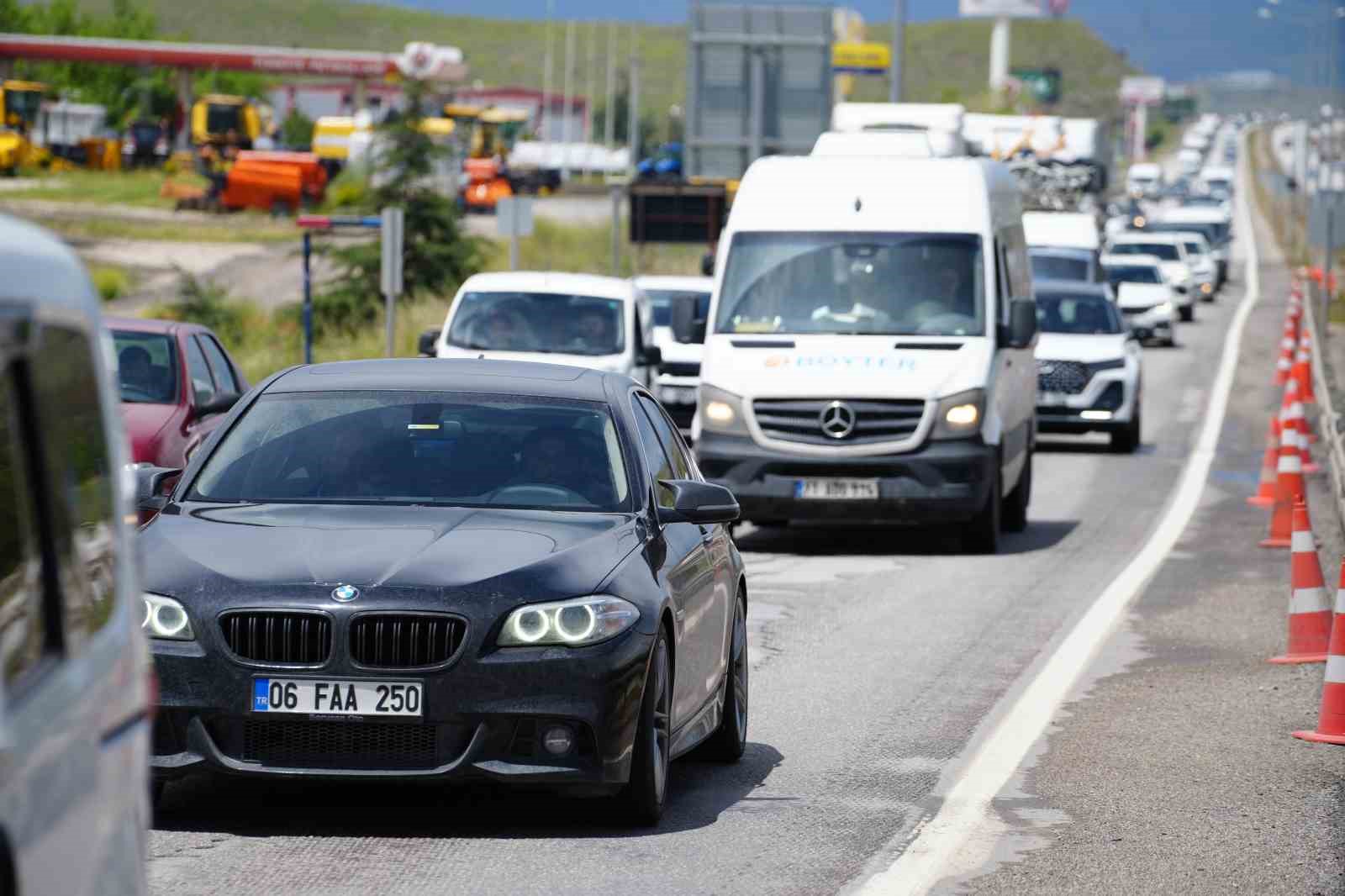 43 ilin gecis noktasinda trafik yogunlugu artti 4 1zWehrXO