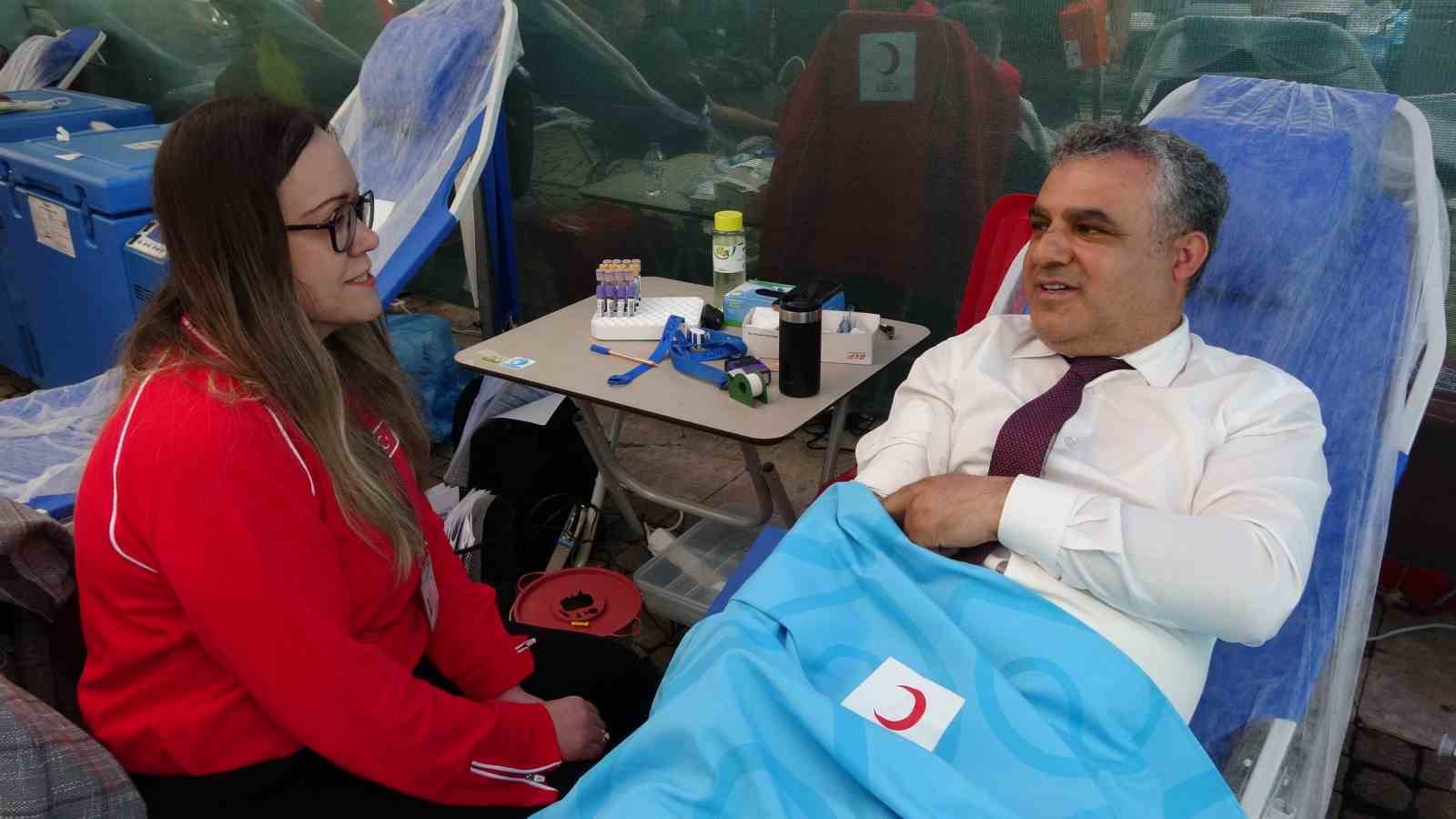 43 kisiyle baslayan kan bagisi kampanyasi binlere ulasti 4 icemQtQh