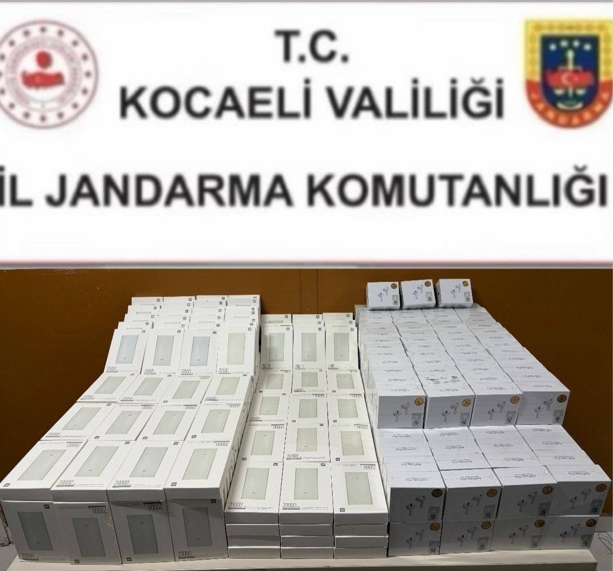44 milyon tllik kacak elektronik operasyonu 0 LbgQELK2
