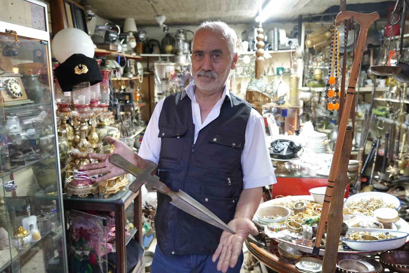 45 yillik antikaci sahte urunlere dikkat cekti 2 dr7vQOey
