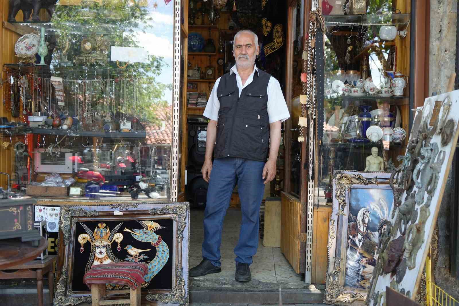 45 yillik antikaci sahte urunlere dikkat cekti 3 4XIvdDw7