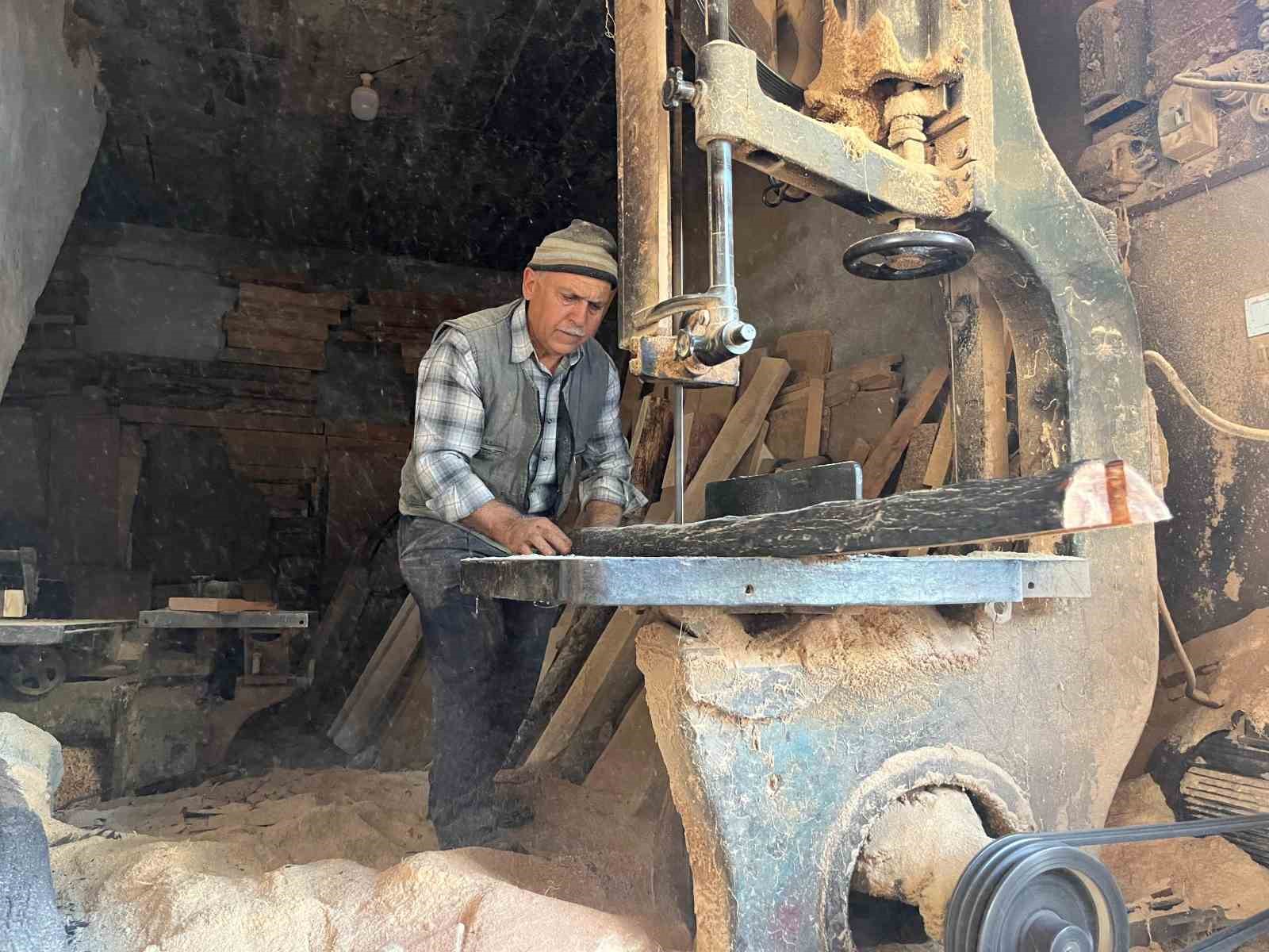45 yillik marangoz ustasi cirak bulamazsa isyerini kapatacak 3 Oe1EFt7V
