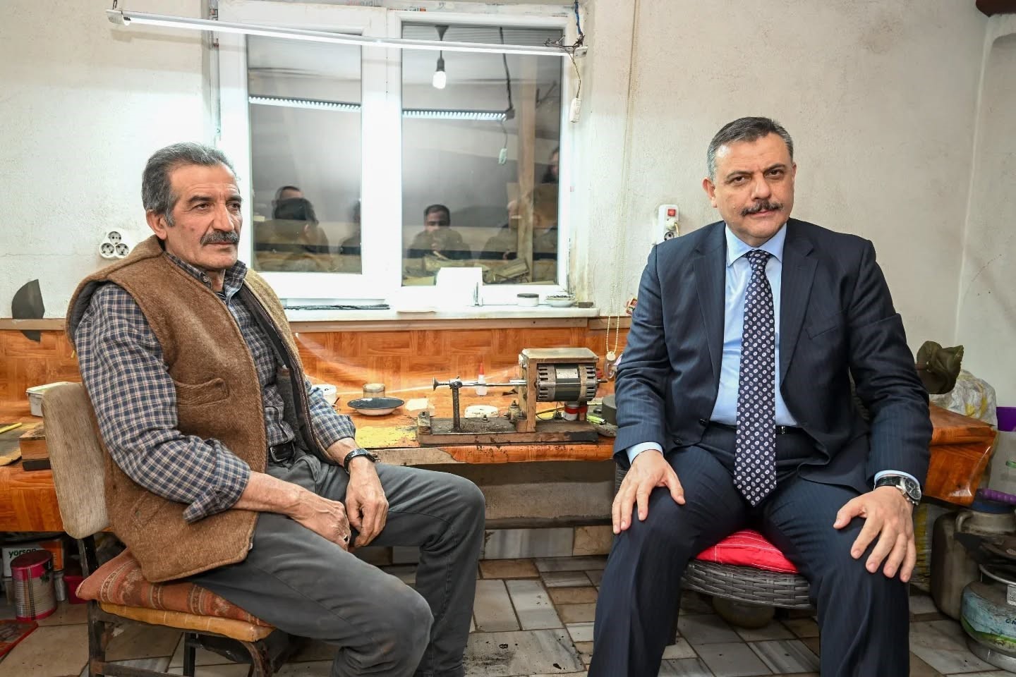 45 yillik oltu tasi ustasi hali aydina vefa 2 8l17W3m1