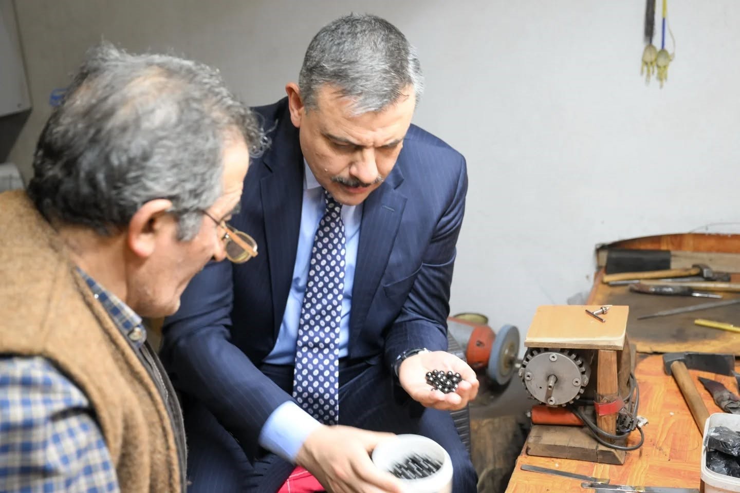 45 yillik oltu tasi ustasi hali aydina vefa 4 JlMYfOpd