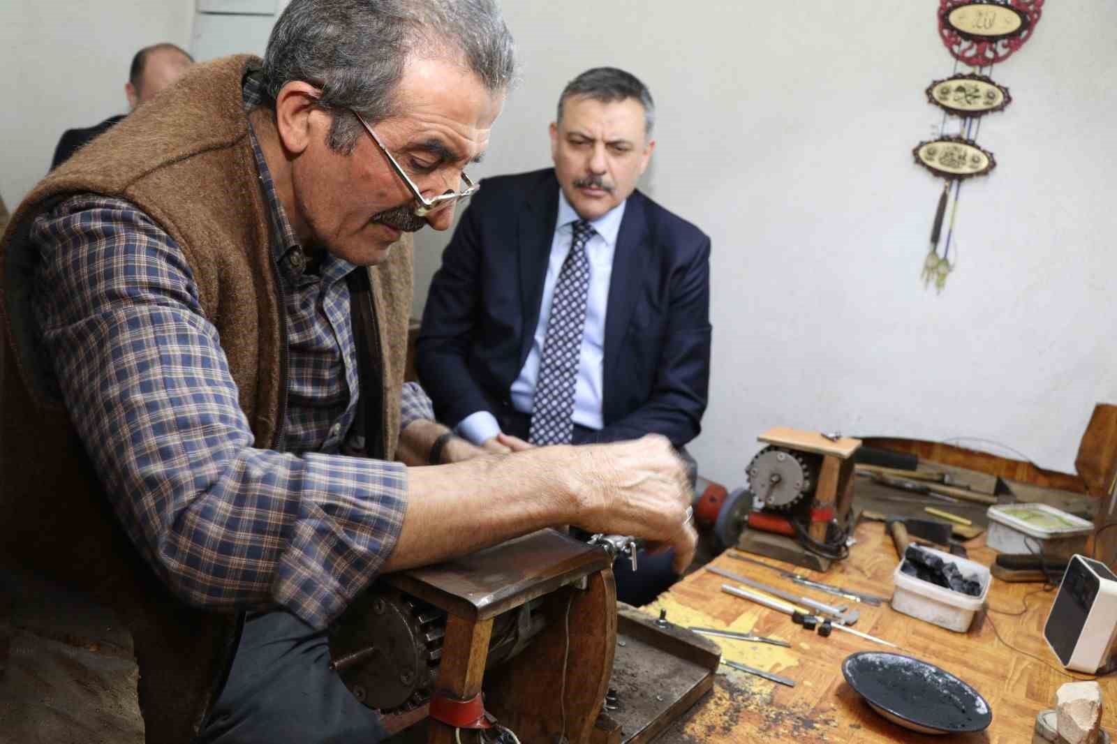 45 yillik oltu tasi ustasi hali aydina vefa 6 b98AXPPw