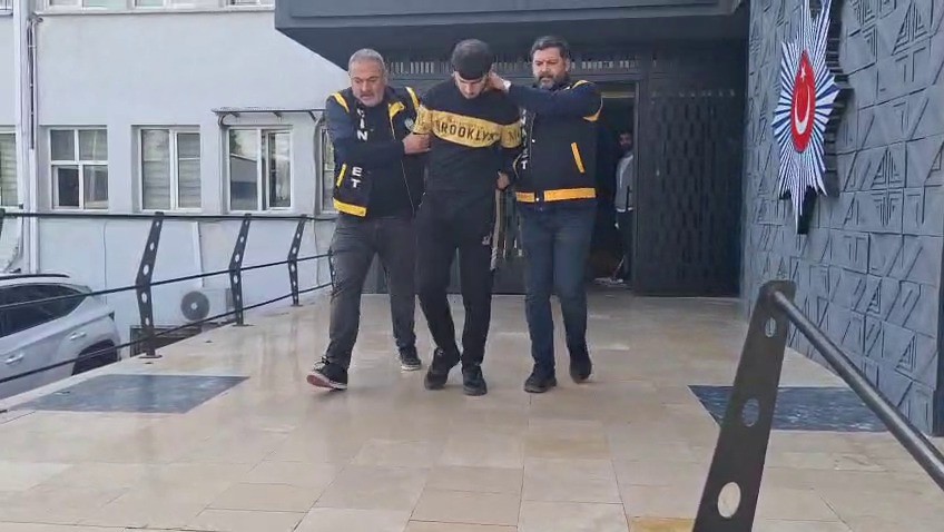45ten fazla bicak darbesiyle esini olduren supheli adliyeye sevk edildi 0 sB4zRS7k