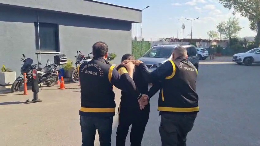 45ten fazla bicak darbesiyle esini olduren supheli adliyeye sevk edildi 1 8M2h49Ym