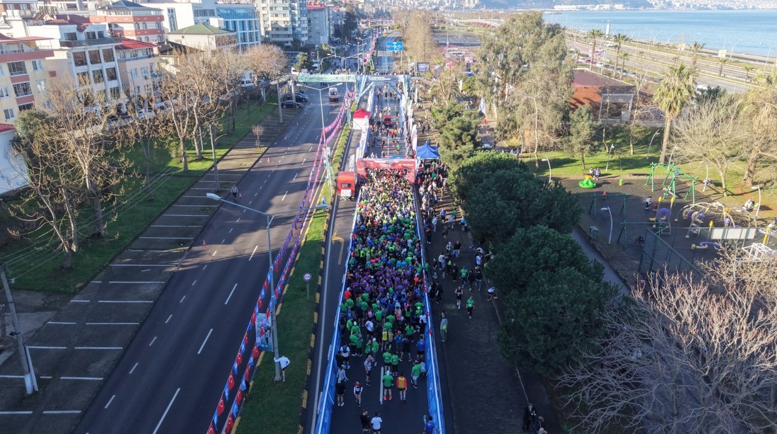 46 uluslararasi trabzon yari maratonu kosuldu 14 AWYqBMGh