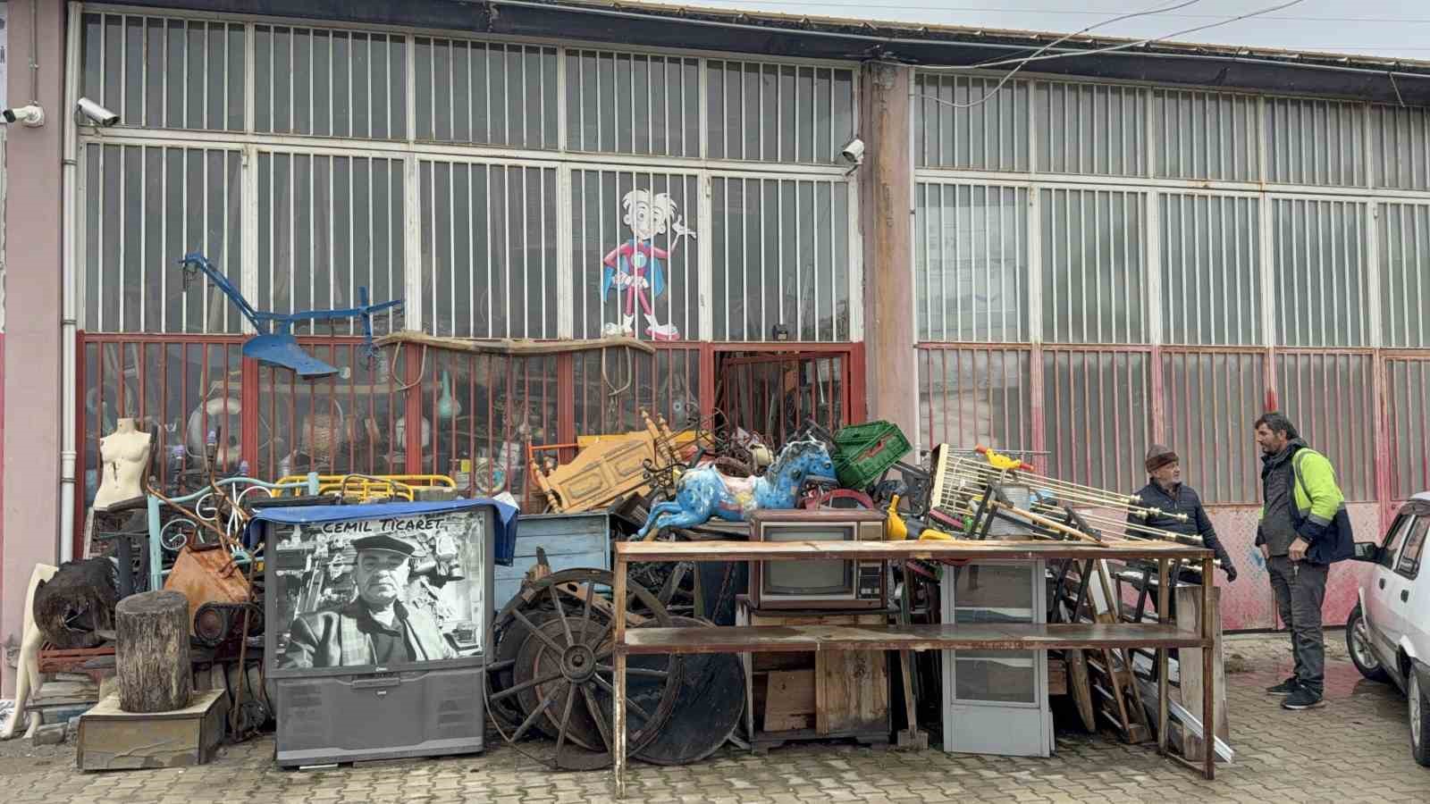 47 yıllık tutku servete dönüştü: antika dükkânında adım atacak yer yok 9 47 yillik tutku servete donustu antika dukk ninda adim atacak yer yok 5 ecD6yKPi