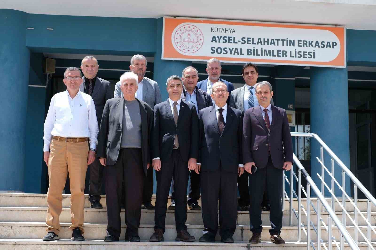 48 yillik tecrube kutahyada genclerle bulustu 1 Vh7aQItM