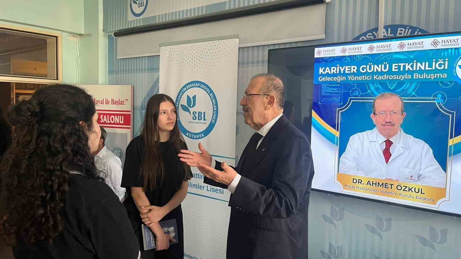 48 yillik tecrube kutahyada genclerle bulustu 2 WKdegv9M