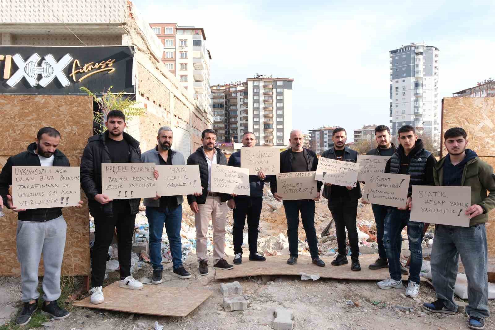 49 kisinin yakinlari tahliyeye tepki gosterdi 2 uXlS97Rj