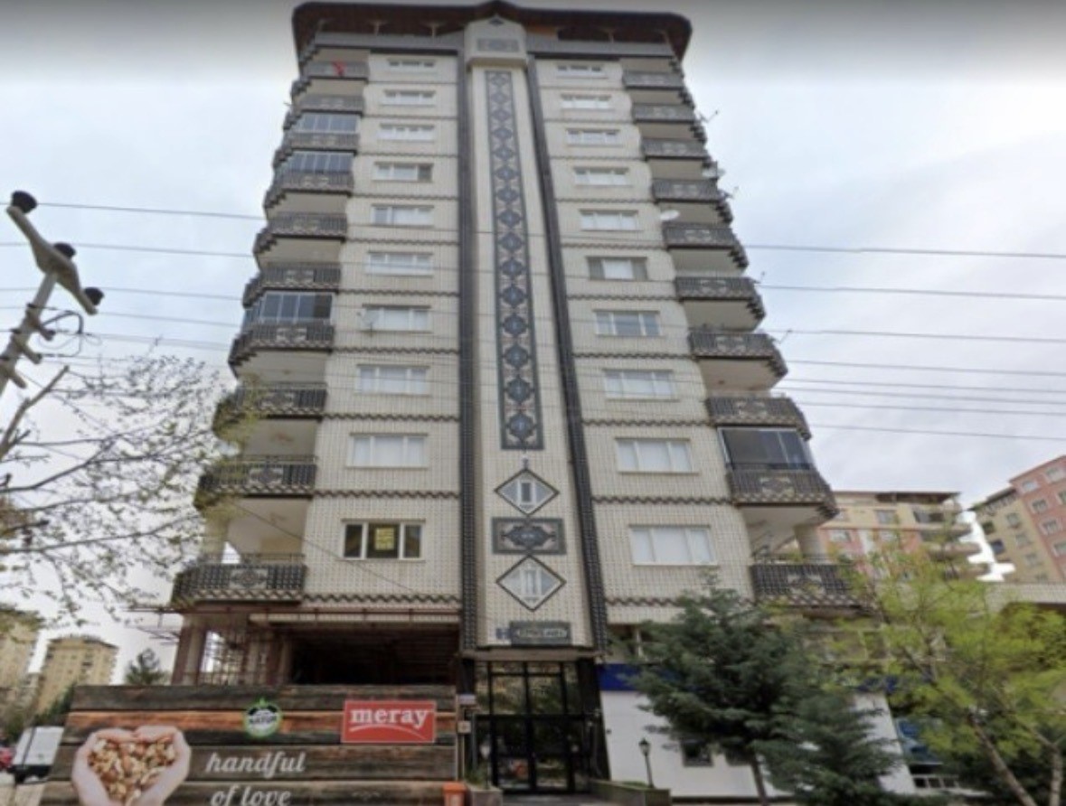 49 kişiye mezar olan Emre Apartmanı davasında 4 sanık tahliye edildi 5 49 kisiye mezar olan emre apartmani davasinda 4 sanik tahliye edildi 1 a3UrCTu3