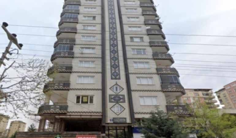 49-kisiye-mezar-olan-emre-apartmani-davasinda-belediye-calisanlari-hakim-karsisinda-MbU62ZY3.jpg