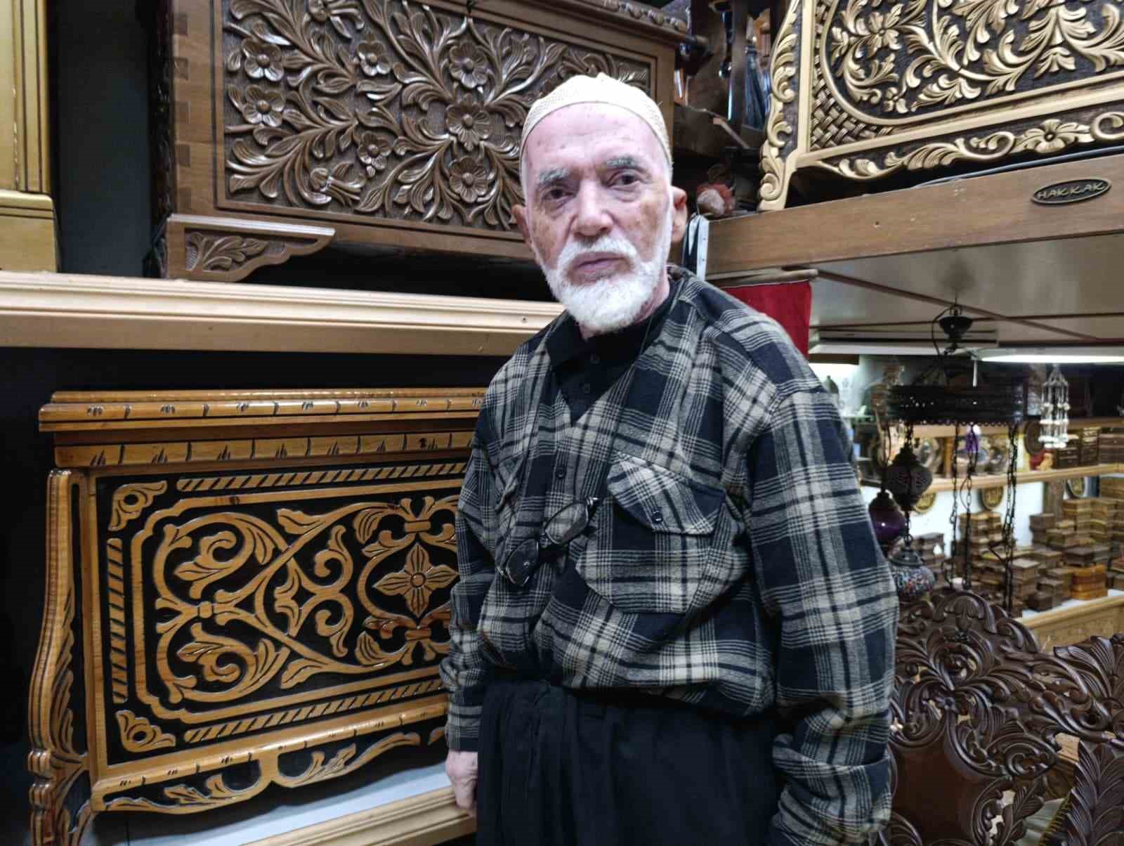 49 yildir oymaci sandik ustaligi yapiyor 1 73jUAIIq