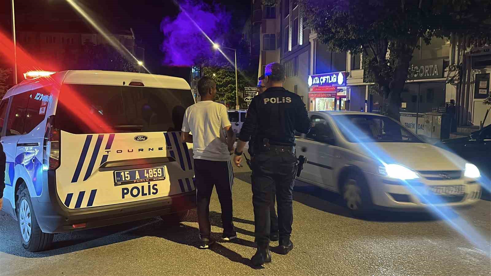 4uncu kez alkollu yakalandi beni reklam yapacaksin diyerek sitem etti 1 s6cS8AO6