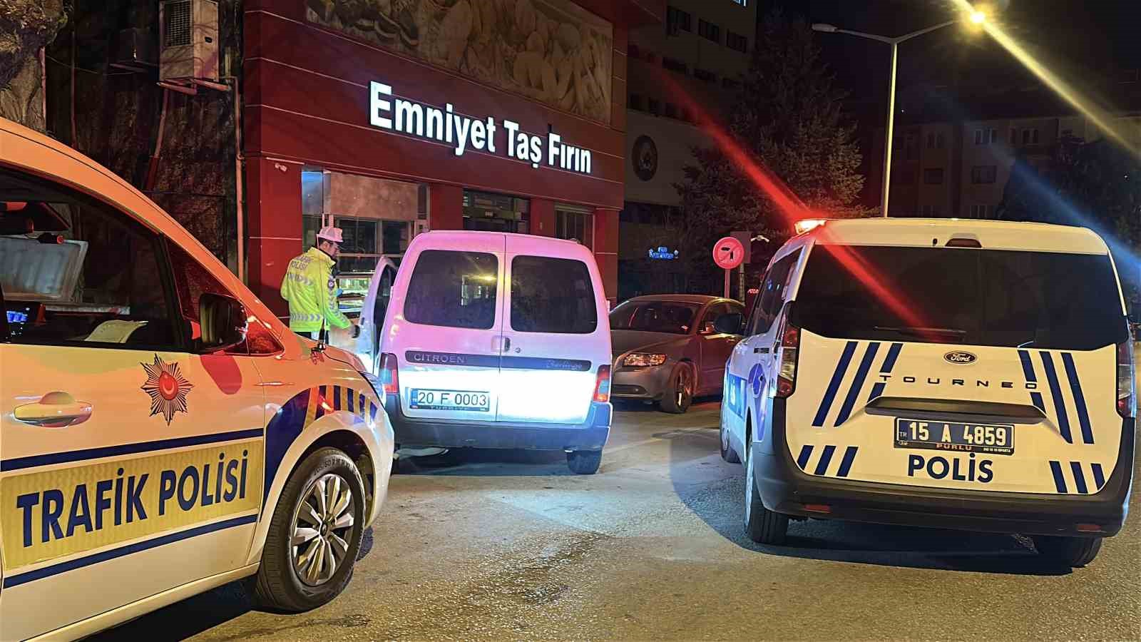 4uncu kez alkollu yakalandi beni reklam yapacaksin diyerek sitem etti 3 kaiKLHOU