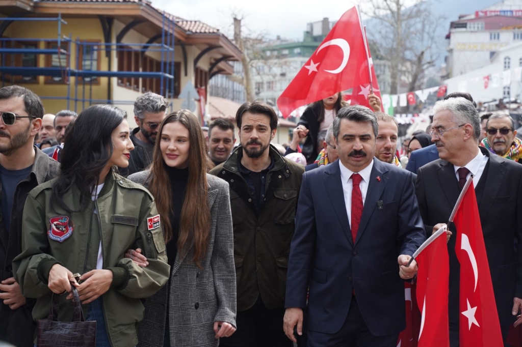 Kuruluş Orhan Bursa Sokaklarında nasıl bir coşku yarattı?