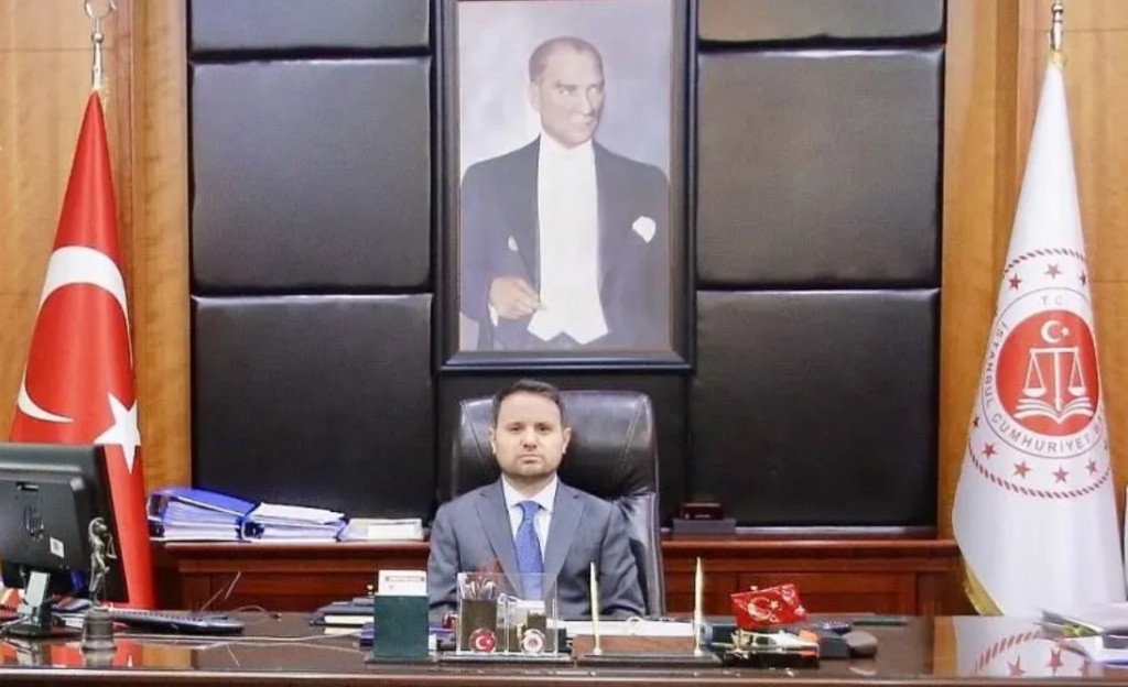 Yeni Adalet Bakanı Akın Gürlek hangi görevlerde bulundu?