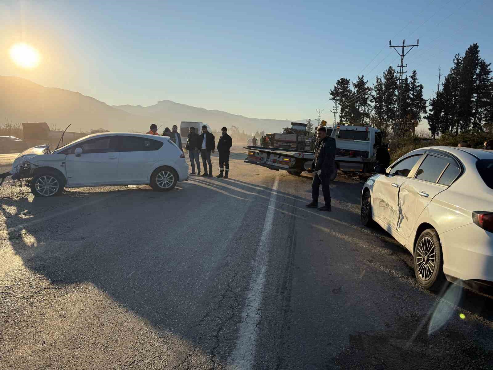 5 aracin karistigi kaza anbean arac kamerasinda 2 XviGIKPs