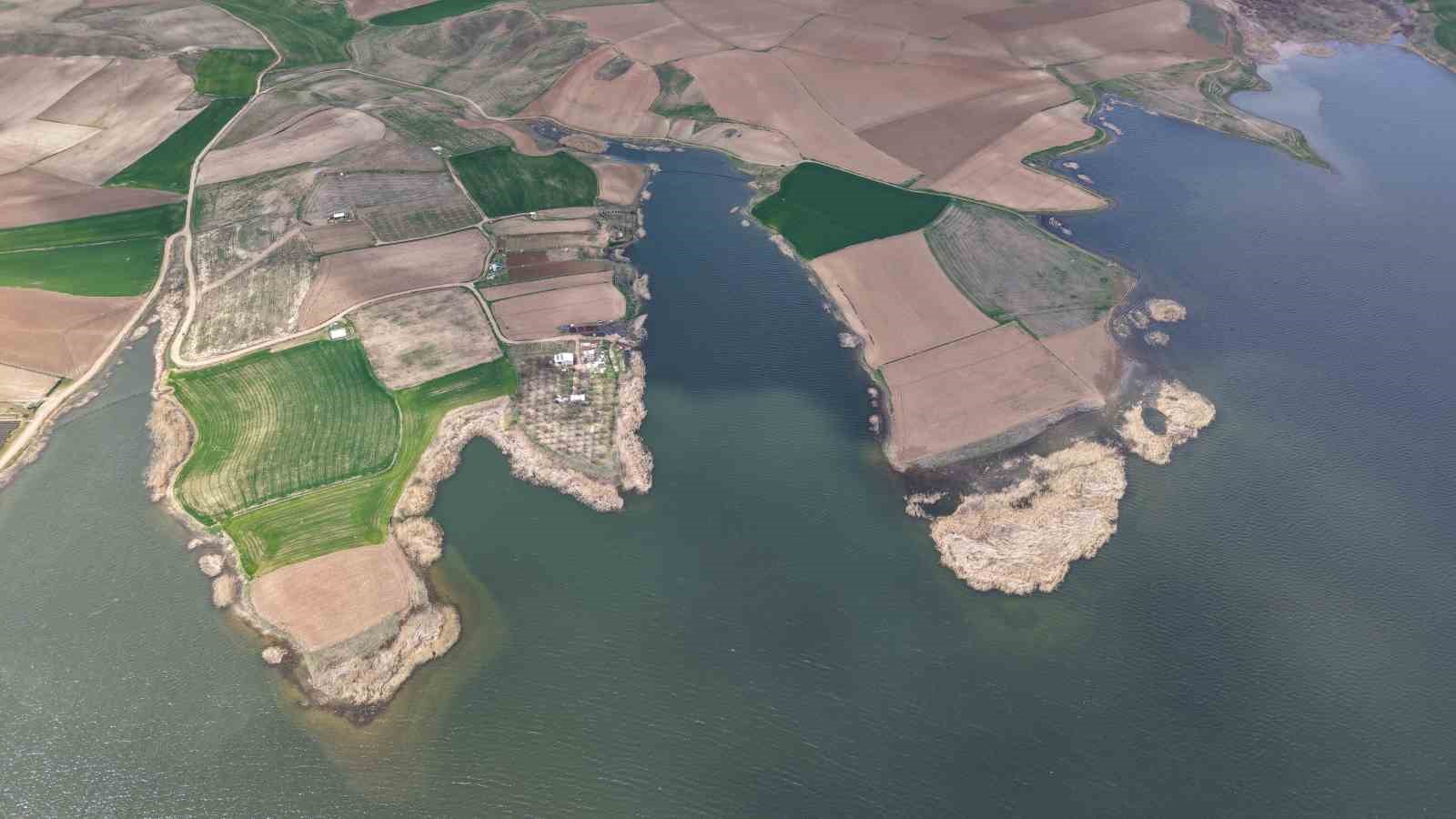 5 ay once cekilmisti son hali havadan goruntulendi barajda su seviyesi yeniden yukseldi 6 1lOcfv8g