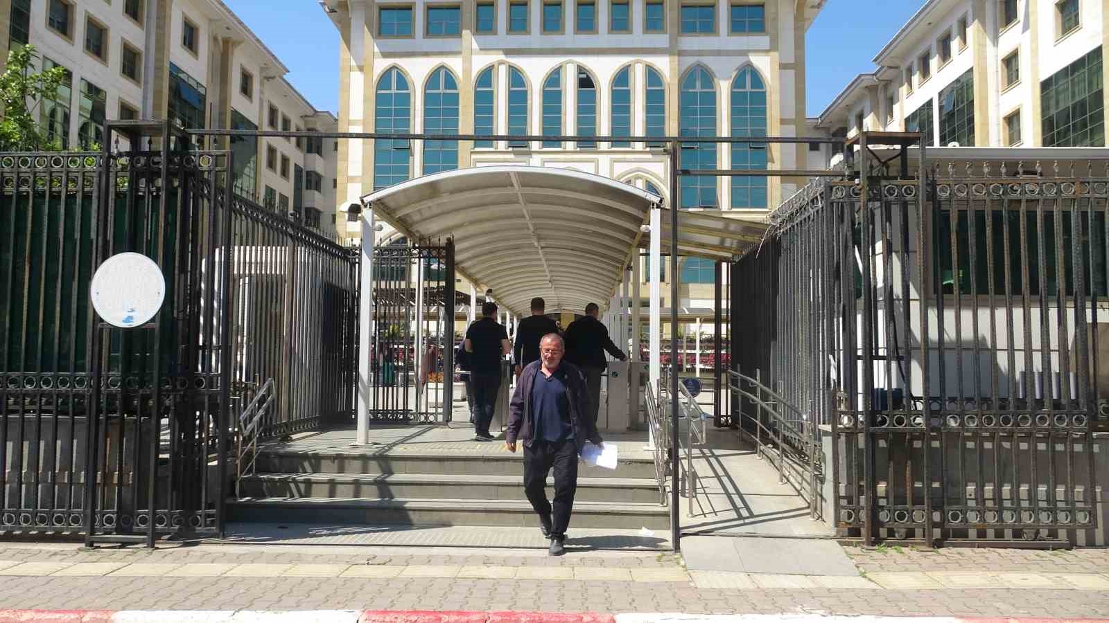 5 farkli isimle 60 yil yasadi kendini bulmak icin actigi davada mahkemenin kabulu umutlarini