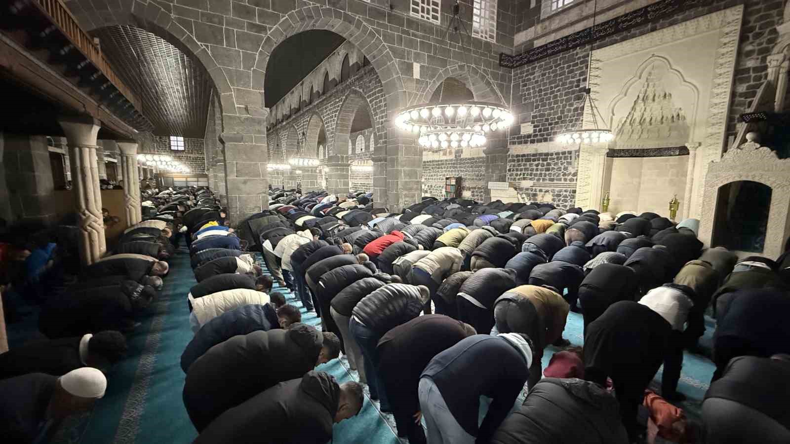 5 harem i serifi de bayram namazi kilindi 2 3u8htHKM